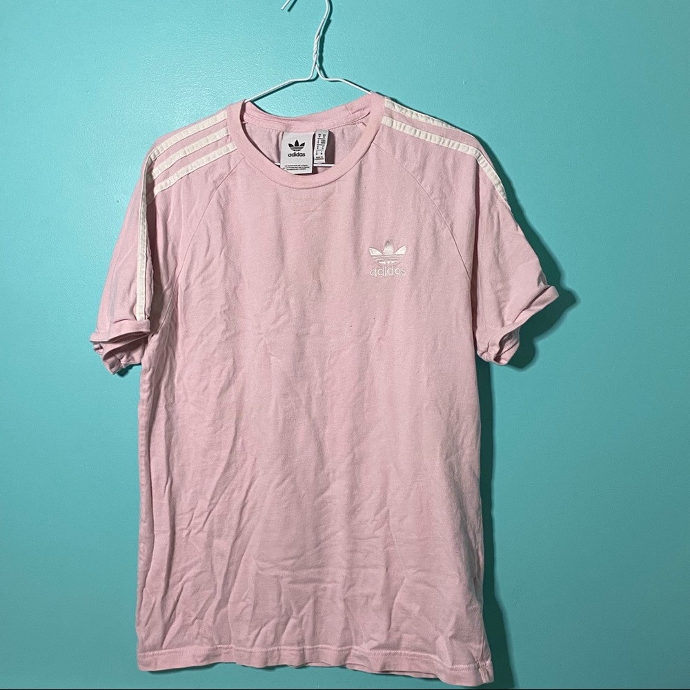 ❤️‍🔥3 / 30❤️‍🔥 adidas pink t shirt